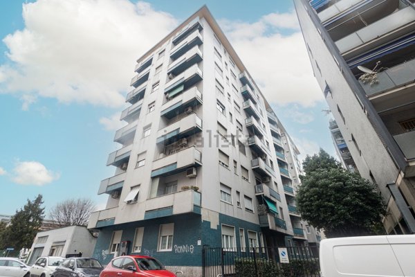 appartamento in vendita a Milano in zona Adriano