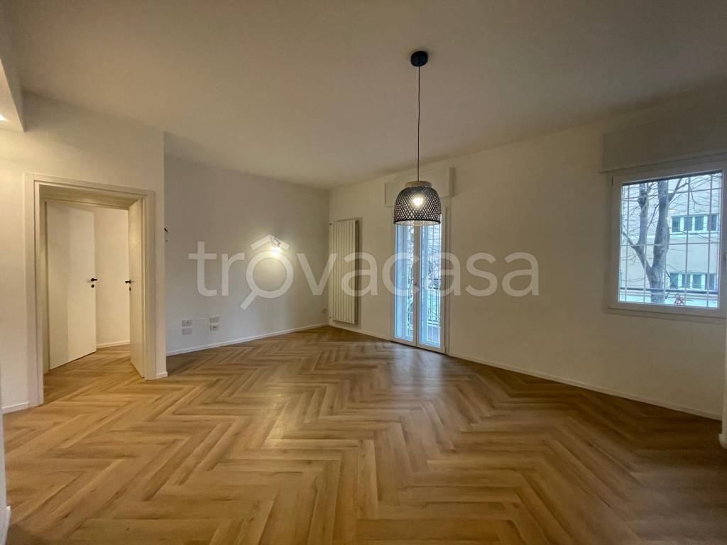 appartamento in vendita a Milano in zona Lorenteggio