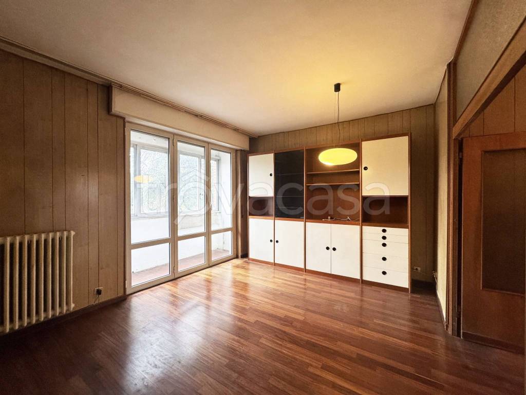 appartamento in vendita a Milano in zona Famagosta