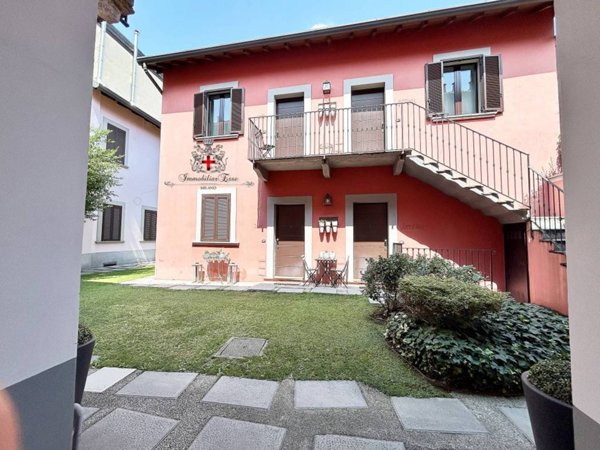 appartamento in vendita a Milano in zona Baggio