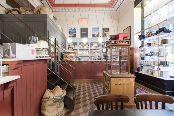 negozio in vendita a Milano in zona Cadorna