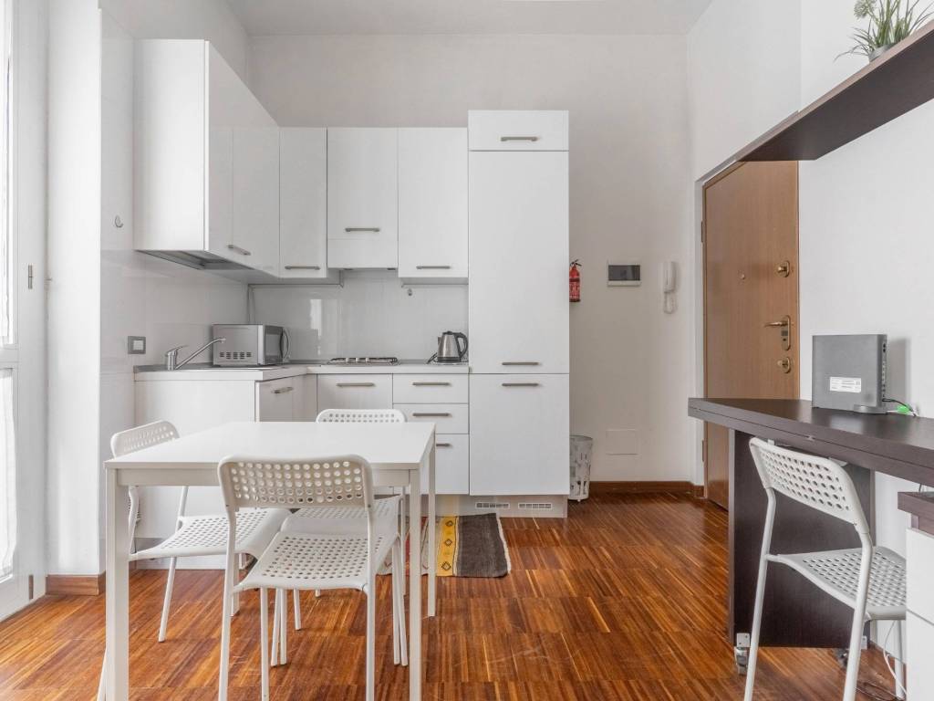 appartamento in vendita a Milano in zona Bocconi