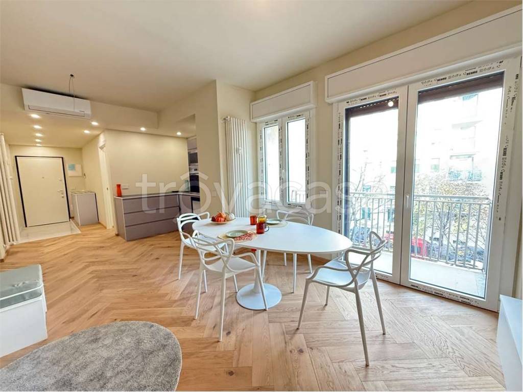 appartamento in vendita a Milano in zona Il Portello