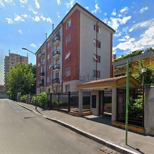 appartamento in vendita a Milano in zona Chiesa Rossa