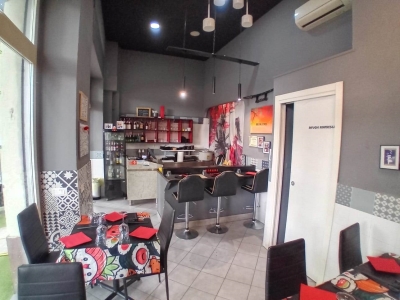 negozio in vendita a Milano in zona Isola