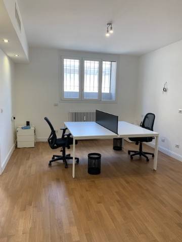 appartamento in vendita a Milano in zona Porta Nuova