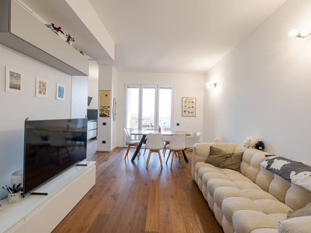 appartamento in vendita a Milano in zona Baggio
