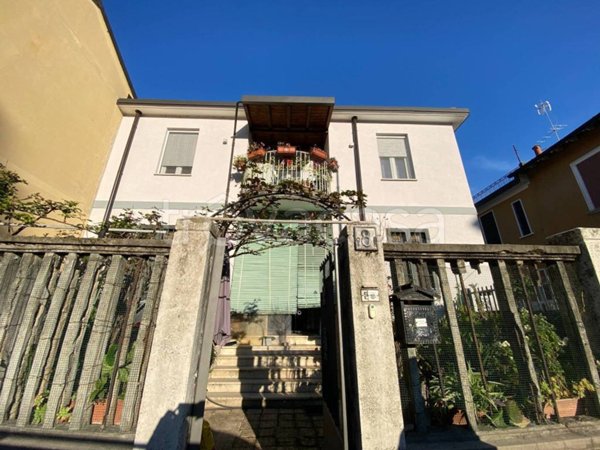 appartamento in vendita a Milano in zona Baggio