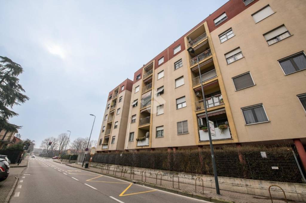 appartamento in vendita a Milano in zona Quinto Romano