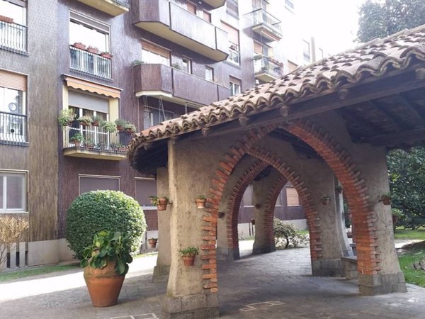 appartamento in vendita a Milano in zona Vigentino