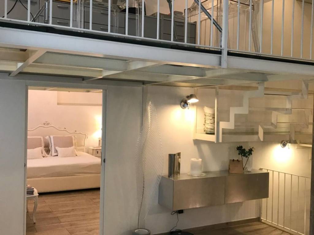 appartamento in vendita a Milano in zona Porta Nuova