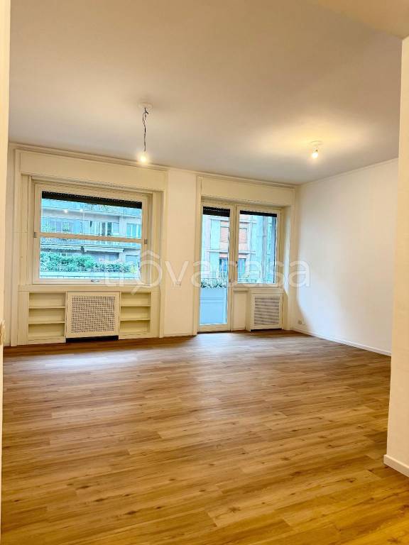 appartamento in vendita a Milano in zona Sant'Ambrogio