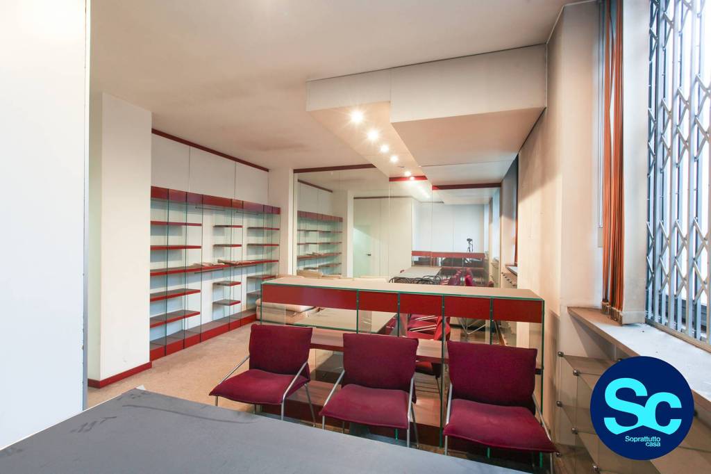 appartamento in vendita a Milano in zona Bocconi