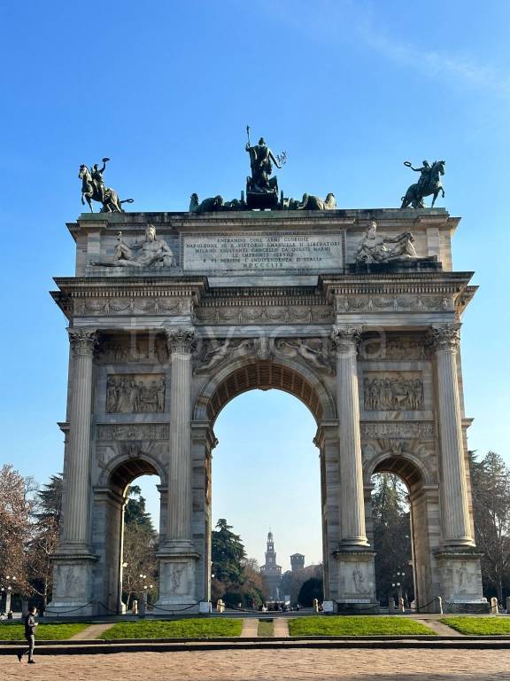 appartamento in vendita a Milano in zona Sempione