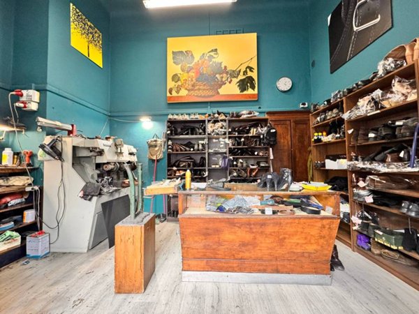 negozio in vendita a Milano in zona Isola