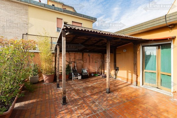 appartamento in vendita a Milano in zona Porta Vittoria