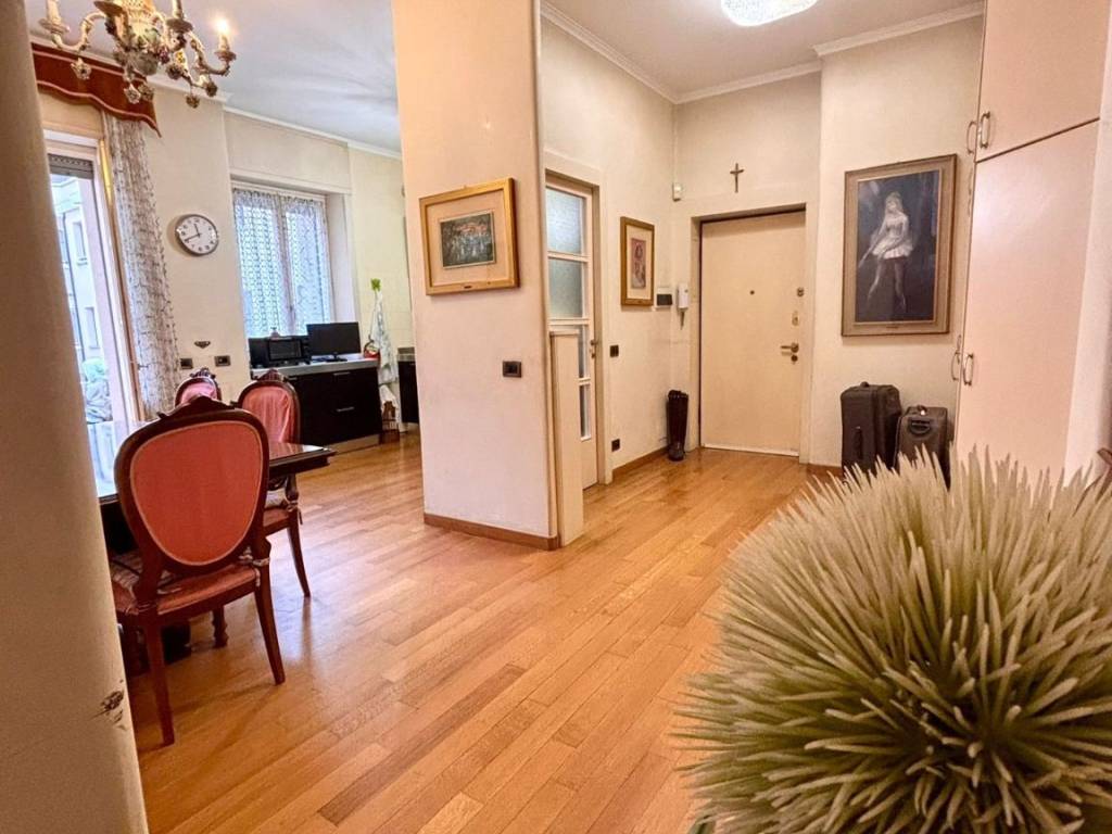appartamento in vendita a Milano in zona XXII Marzo