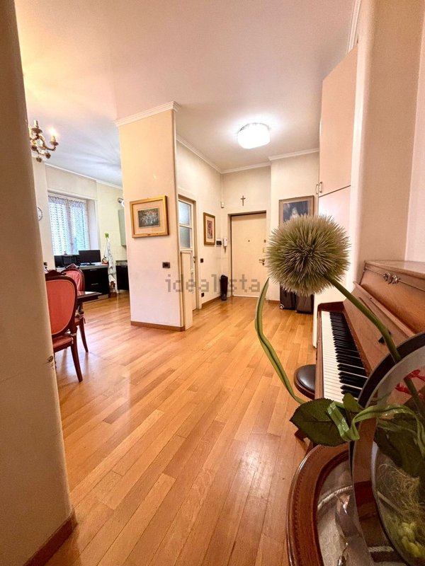 appartamento in vendita a Milano in zona XXII Marzo