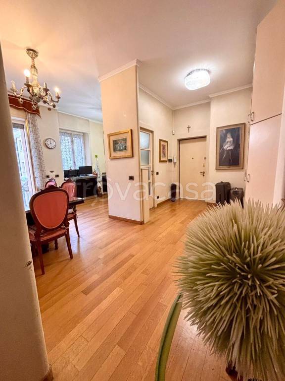 appartamento in vendita a Milano in zona XXII Marzo