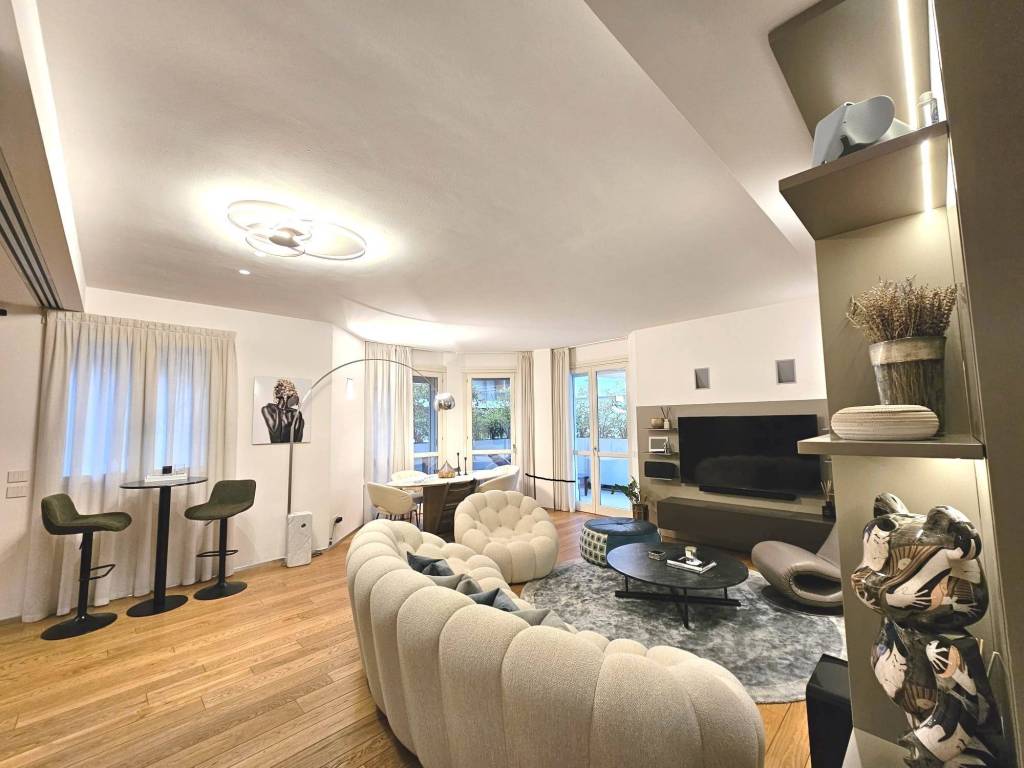 appartamento in vendita a Milano in zona Città Studi