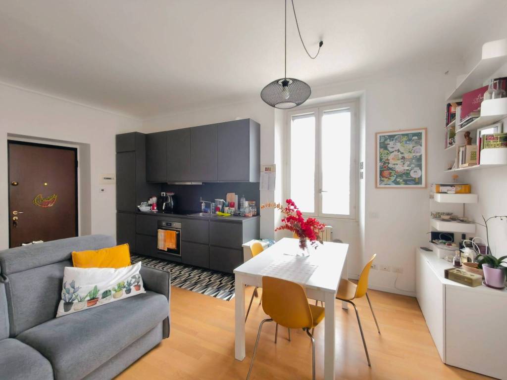 appartamento in vendita a Milano in zona Bocconi