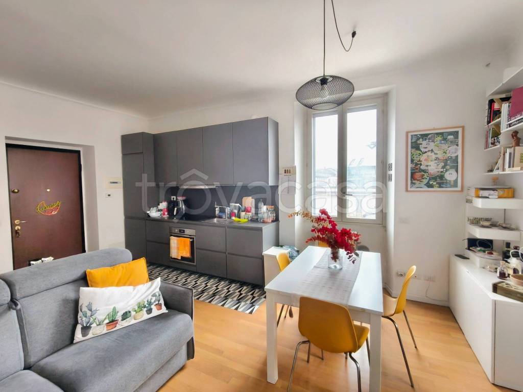 appartamento in vendita a Milano in zona Bocconi