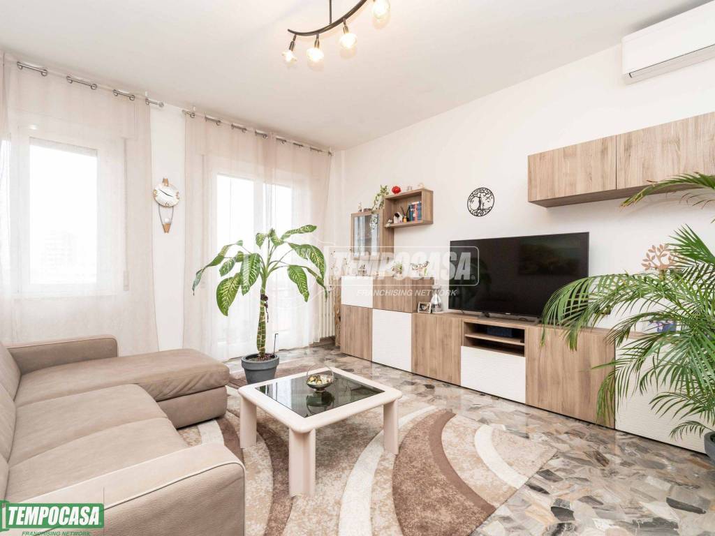 appartamento in vendita a Milano in zona Crescenzago