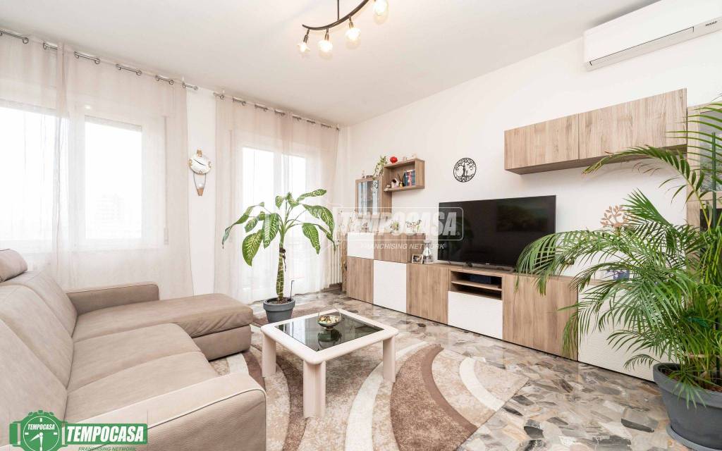 appartamento in vendita a Milano in zona Crescenzago