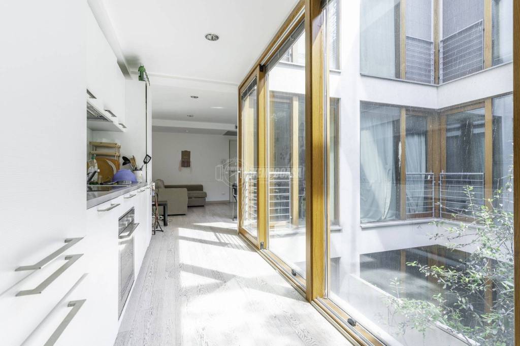 appartamento in vendita a Milano in zona Bocconi