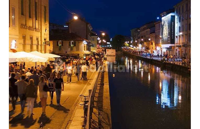 negozio in vendita a Milano in zona Porta Ticinese