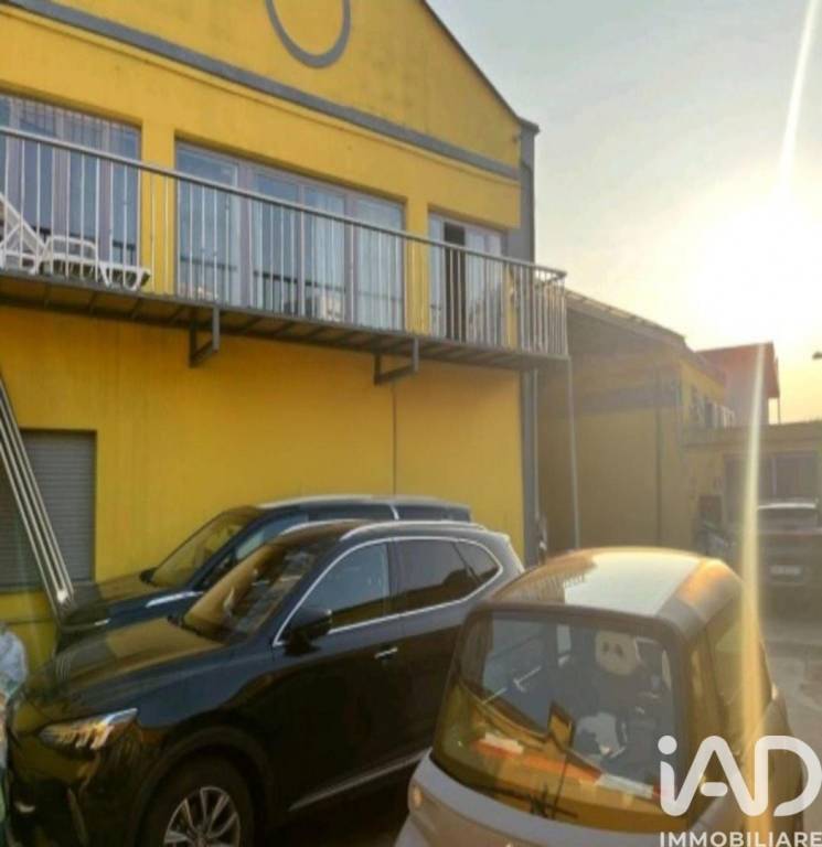 capannone in vendita a Milano in zona Bovisasca