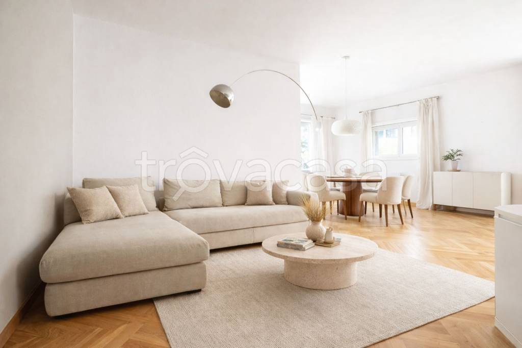 appartamento in vendita a Milano in zona Sempione