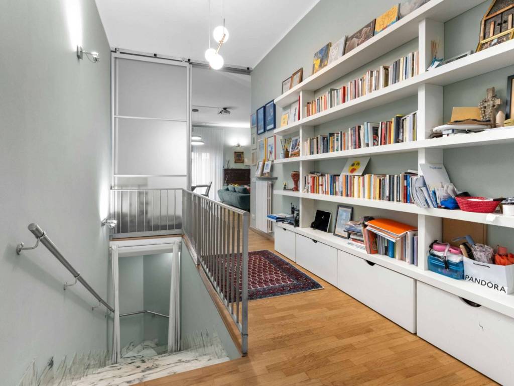 appartamento in vendita a Milano in zona Famagosta