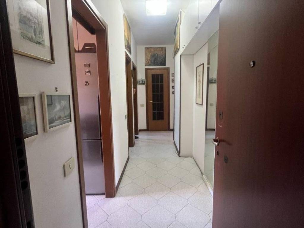 appartamento in vendita a Milano in zona Adriano