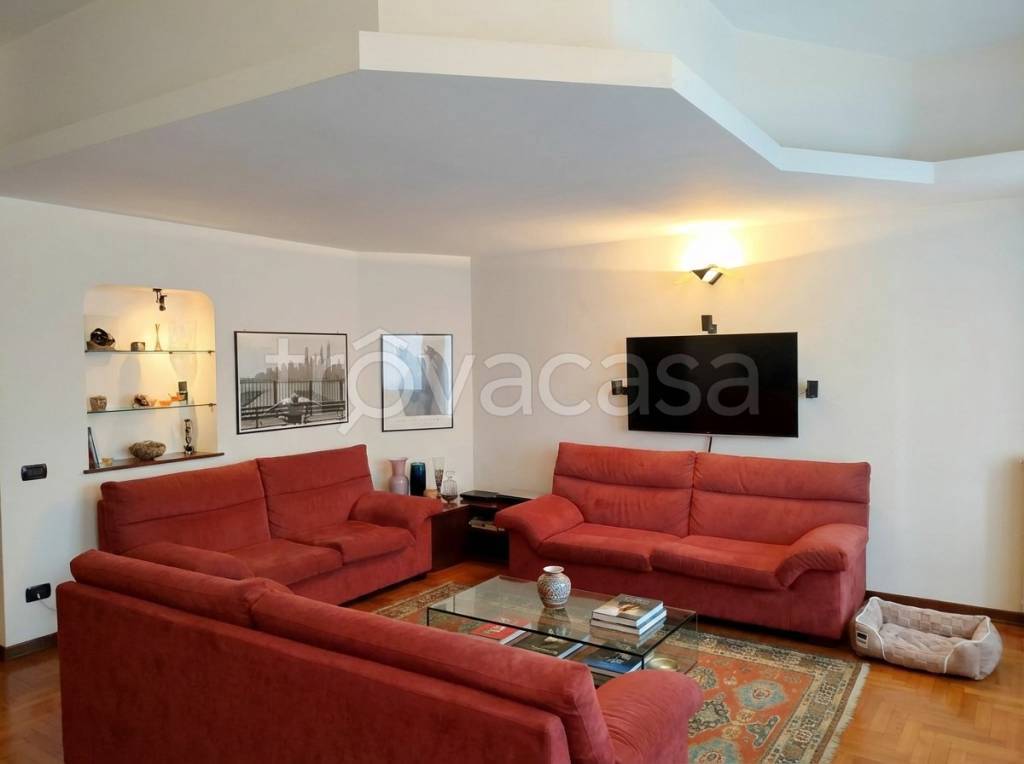 appartamento in vendita a Milano in zona Isola