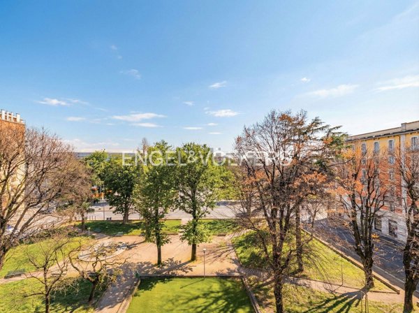 appartamento in vendita a Milano in zona XXII Marzo