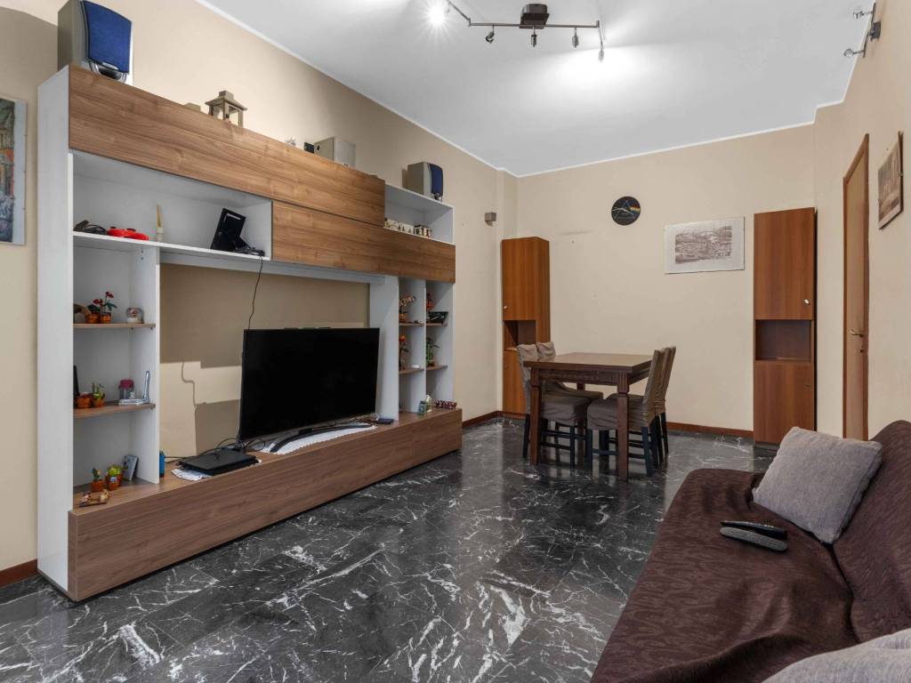 appartamento in vendita a Milano in zona Barona