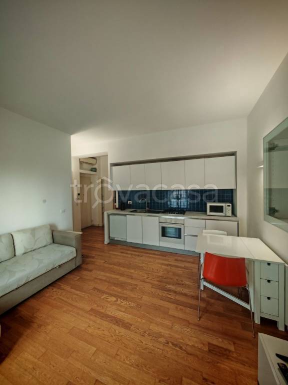 appartamento in vendita a Milano in zona Solari