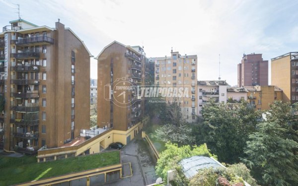 appartamento in vendita a Milano in zona Famagosta
