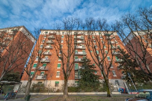 appartamento in vendita a Milano in zona Lorenteggio