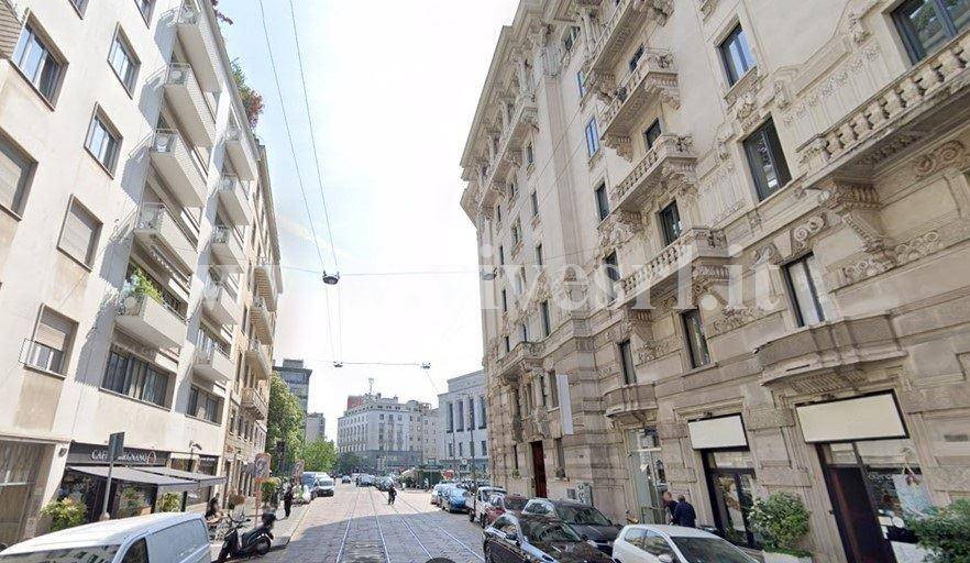 negozio in vendita a Milano in zona Guastalla