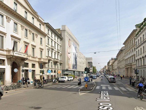 appartamento in vendita a Milano in zona Guastalla