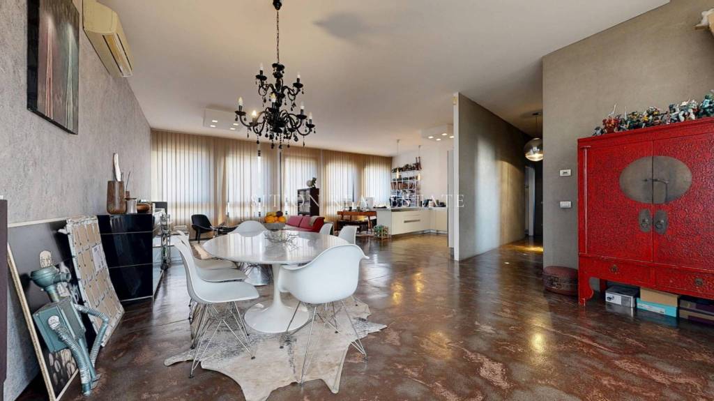 appartamento in vendita a Milano in zona Piazzale Lodi