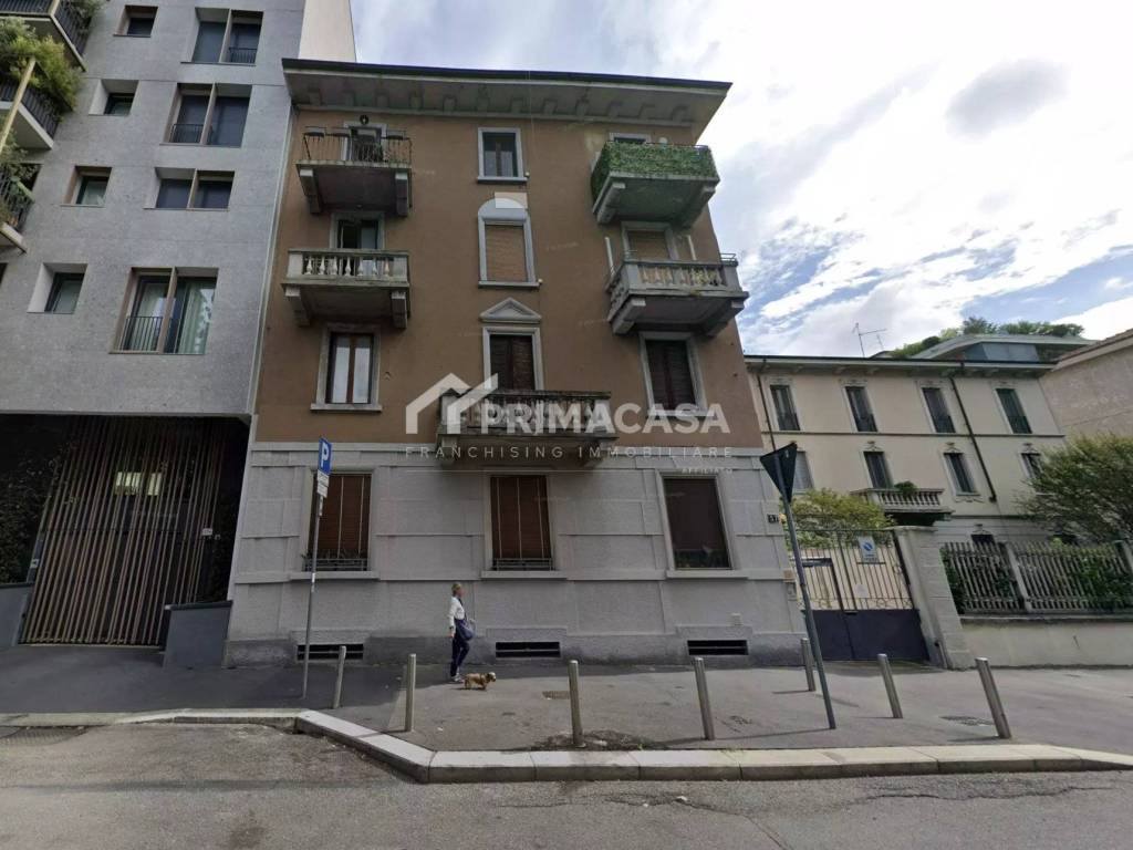 appartamento in vendita a Milano in zona Piazzale Lodi