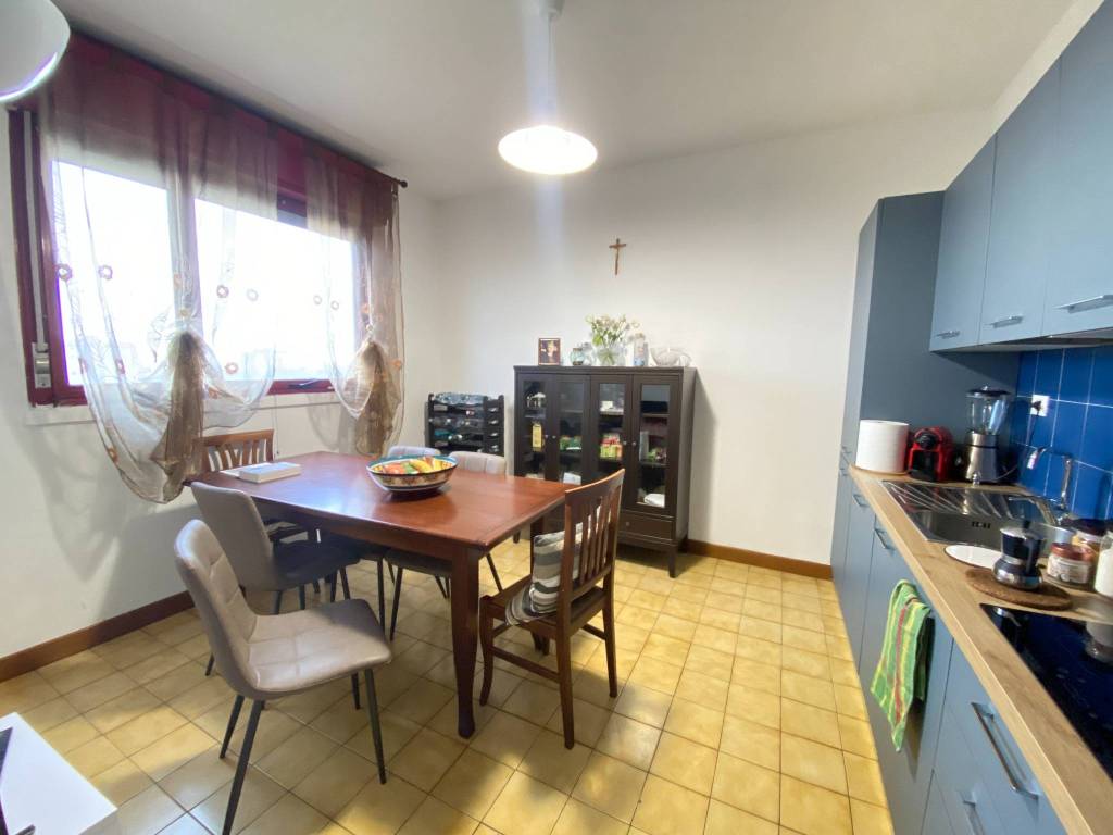 appartamento in vendita a Milano in zona Baggio