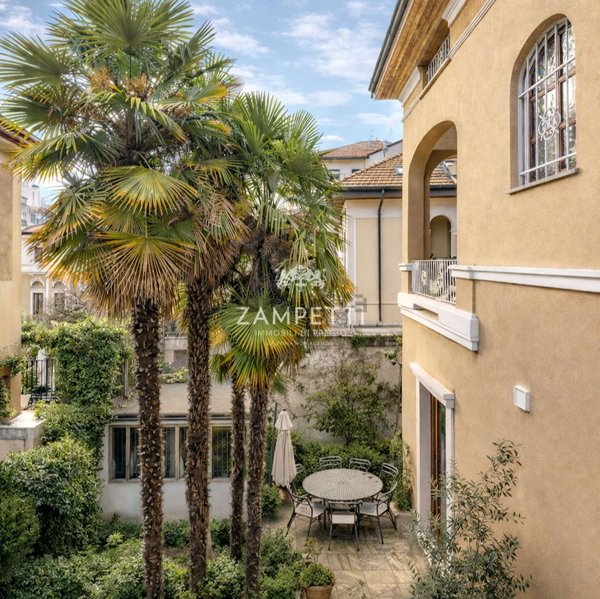 casa indipendente in vendita a Milano in zona XXII Marzo