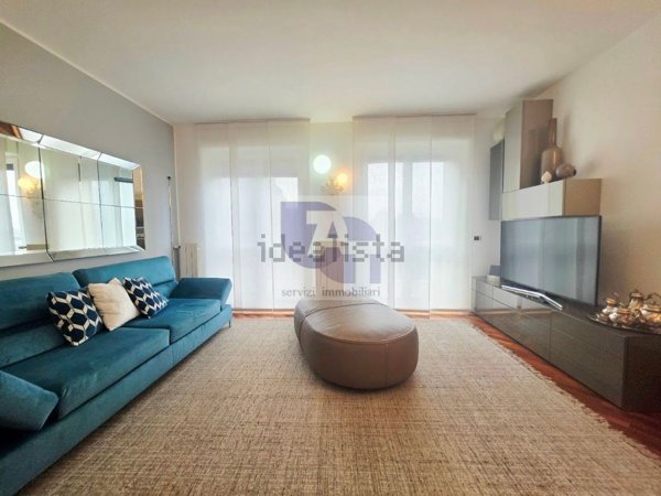 appartamento in vendita a Milano in zona Piazzale Lodi
