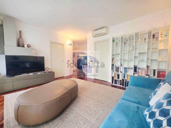 appartamento in vendita a Milano in zona Piazzale Lodi