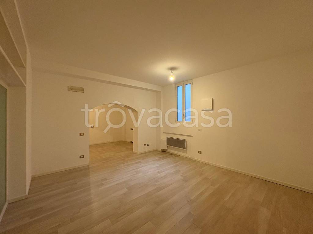 appartamento in vendita a Milano in zona Guastalla