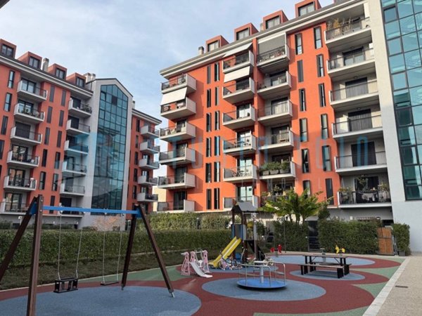 appartamento in vendita a Milano in zona Piazzale Lodi